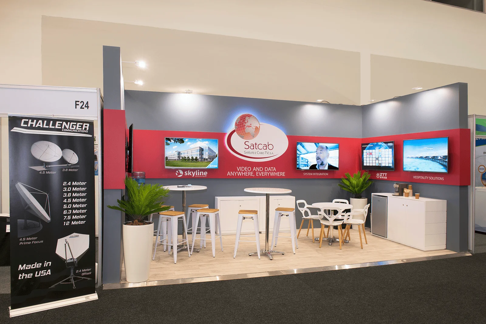 BoothExhibits_Satcab_Custom_Exhibition_Stand_AfricaCOM_1-1.png