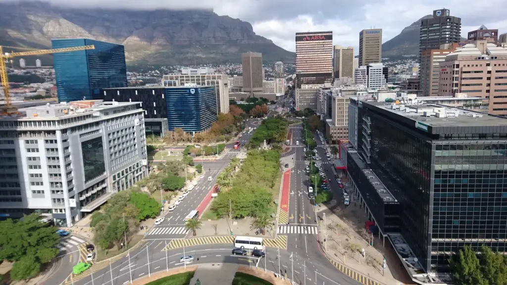 A view of Heerengracht and Adderly Street in Cape Town.